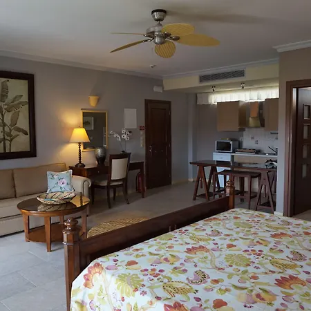 Balhambra - Adults Only 3* Fiszkárdo